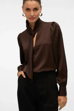 Camisa satinada escote lazada