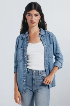 Camisa vaquera bolsillos