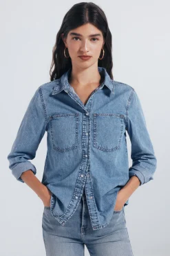 Camisa vaquera bolsillos