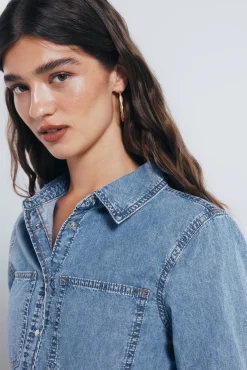 Camisa vaquera bolsillos