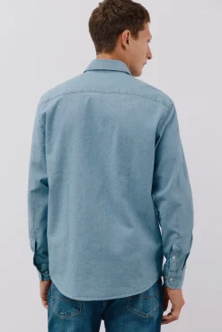 Camisa vaquera con dos bolsillos