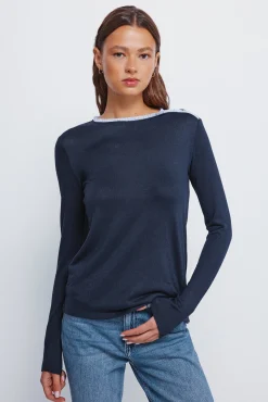 Camiseta botones hombro cuello