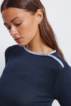 Camiseta botones hombro cuello