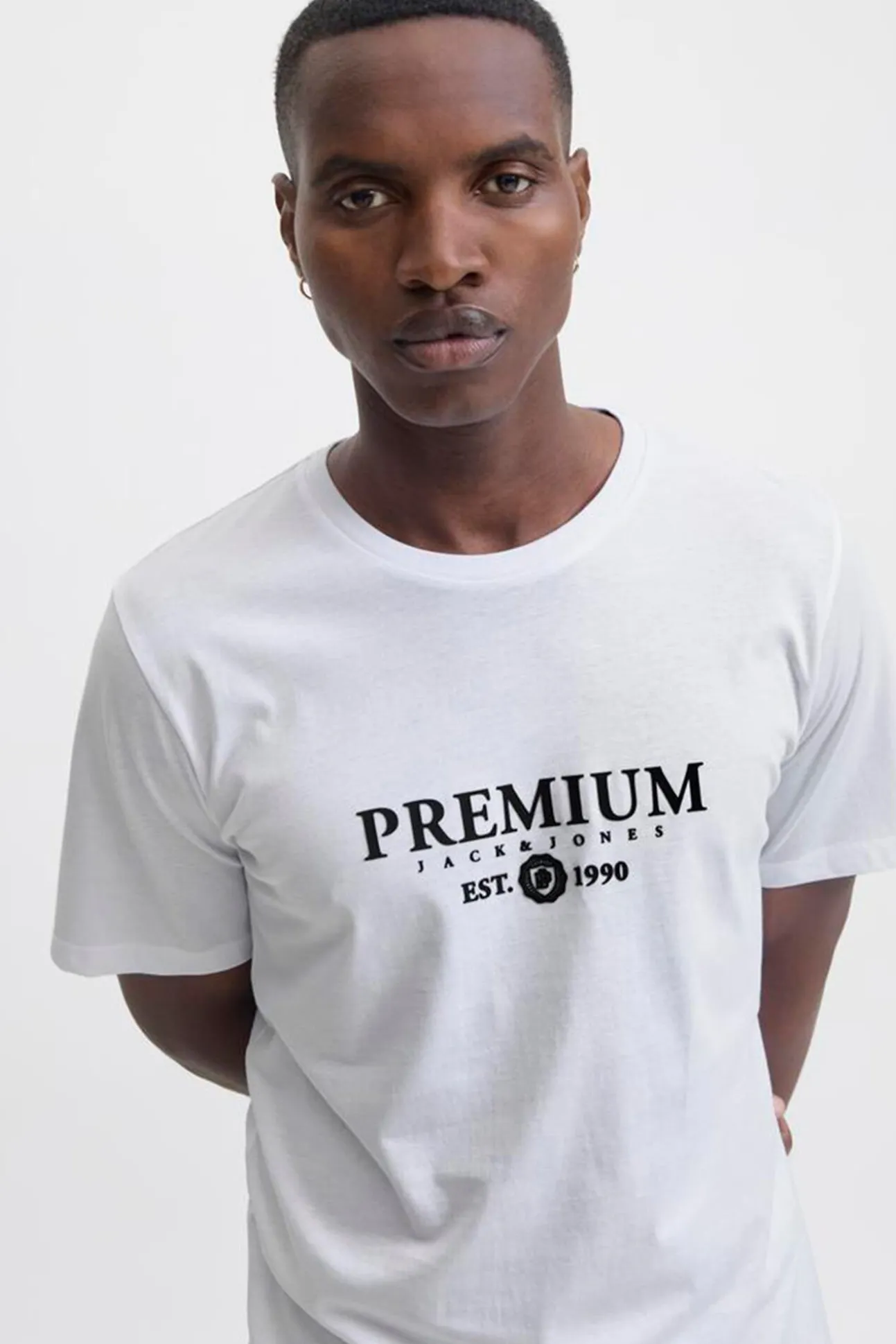 Camiseta básica con logo