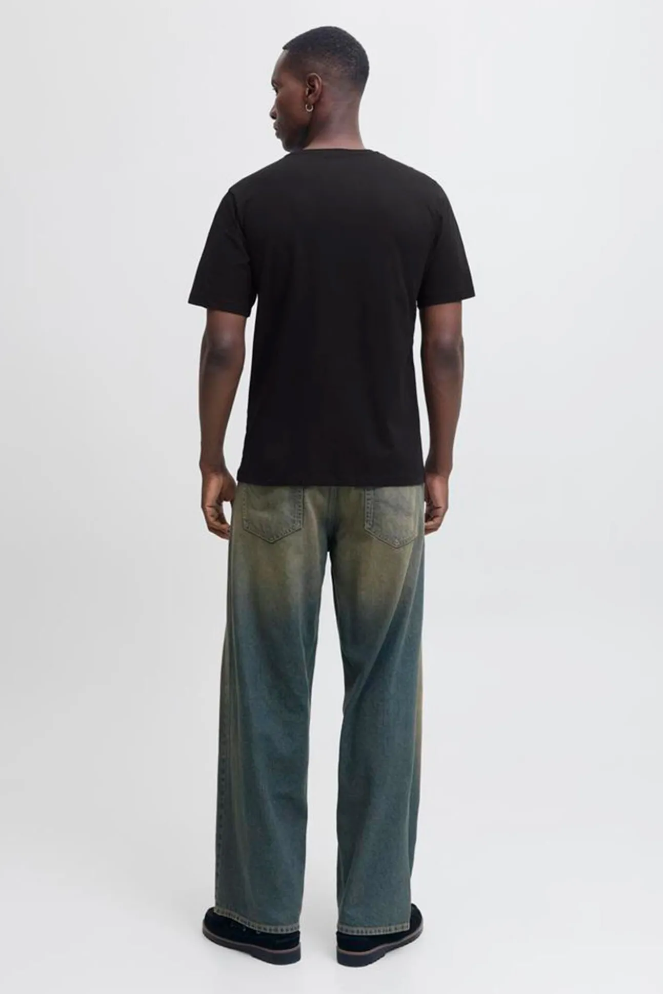 Camiseta básica con logo