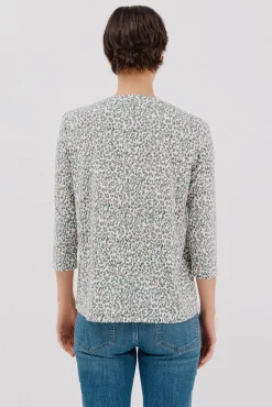 Camiseta básica escote mão