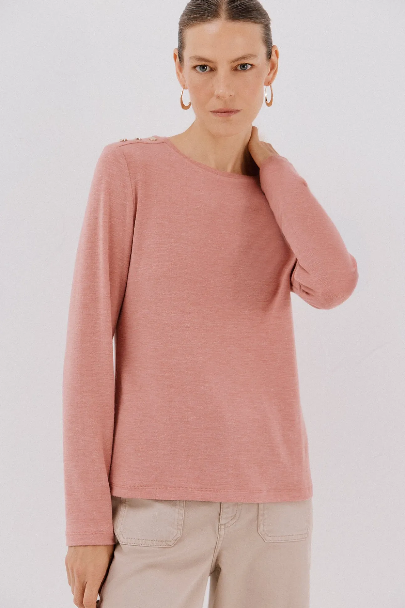 Camiseta caja botones