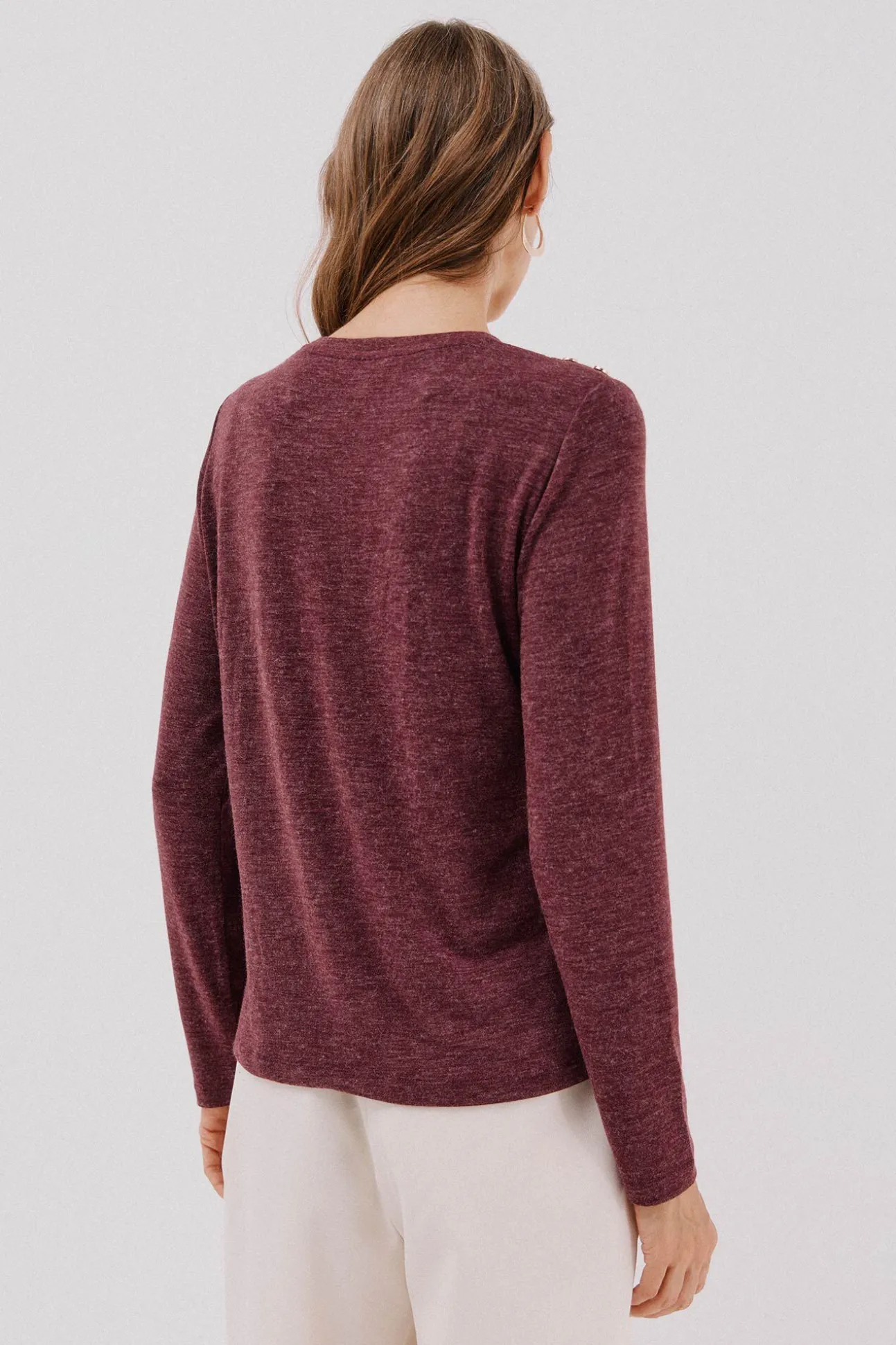 Camiseta caja botones