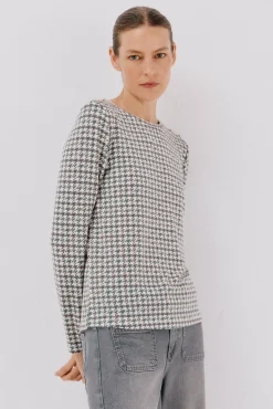 Camiseta caja botones