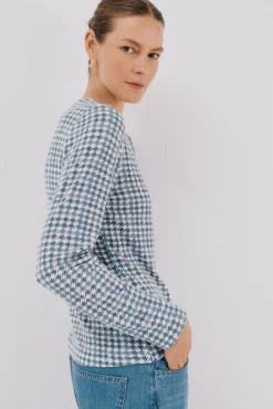 Camiseta caja botones