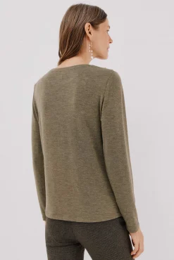 Camiseta caja botones