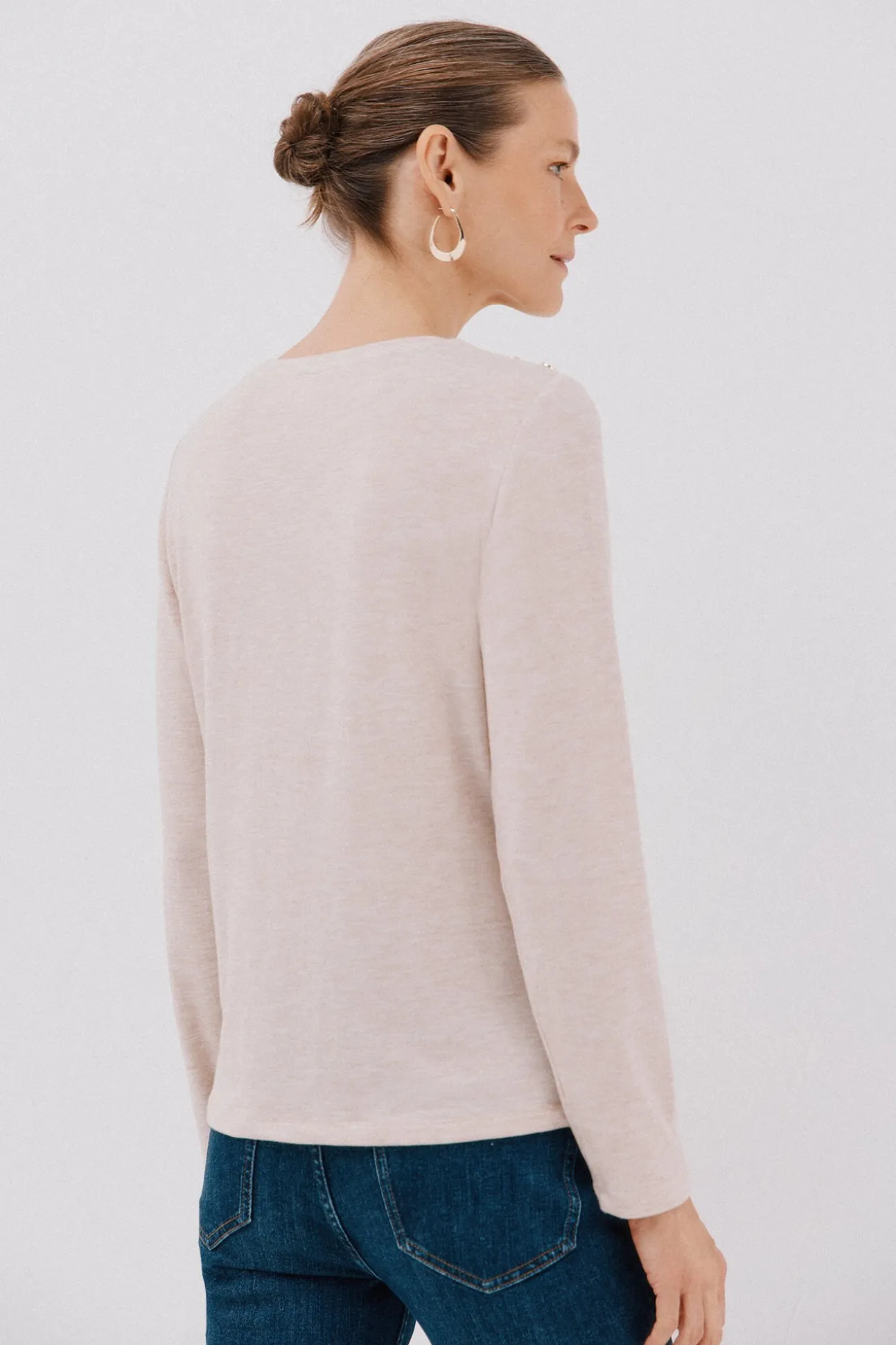 Camiseta caja botones