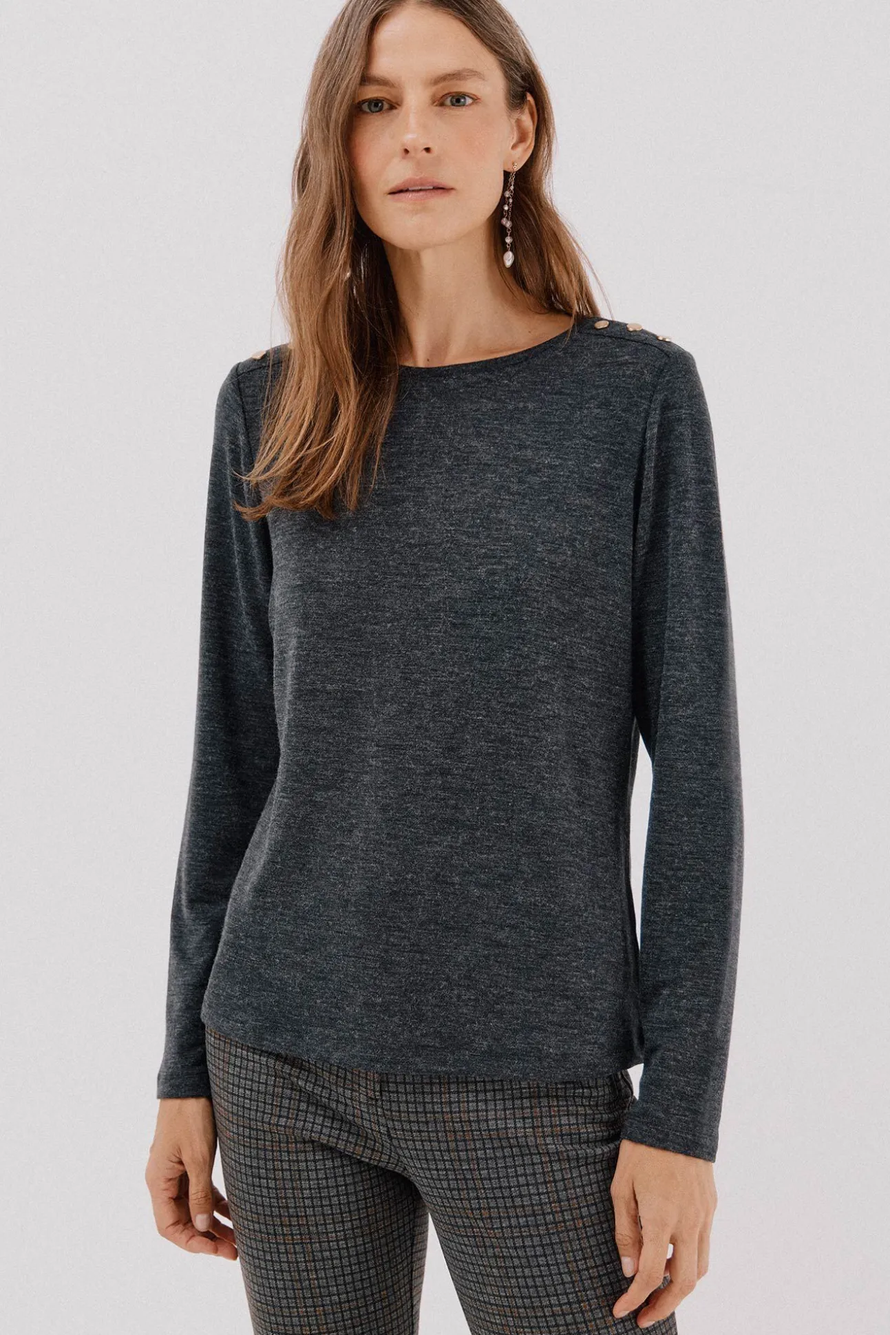 Camiseta caja botones