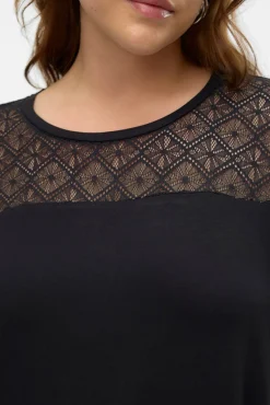 Camiseta con encaje talla grande