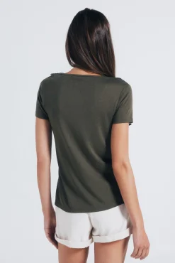 Camiseta escote crochet