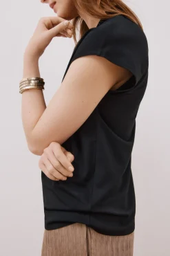 Camiseta estamapda escote pico fruncido