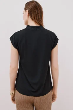 Camiseta estamapda escote pico fruncido