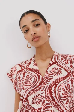 Camiseta estamapda escote pico fruncido