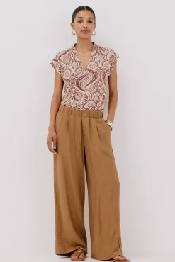 Camiseta estamapda escote pico fruncido