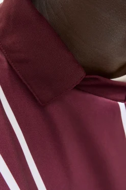 Camiseta estilo deportivo