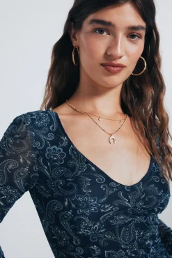 Camiseta gasa escote frunces estampada