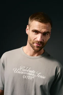 Camiseta gráfica lavada