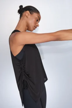 Camiseta halter asimétrica negro