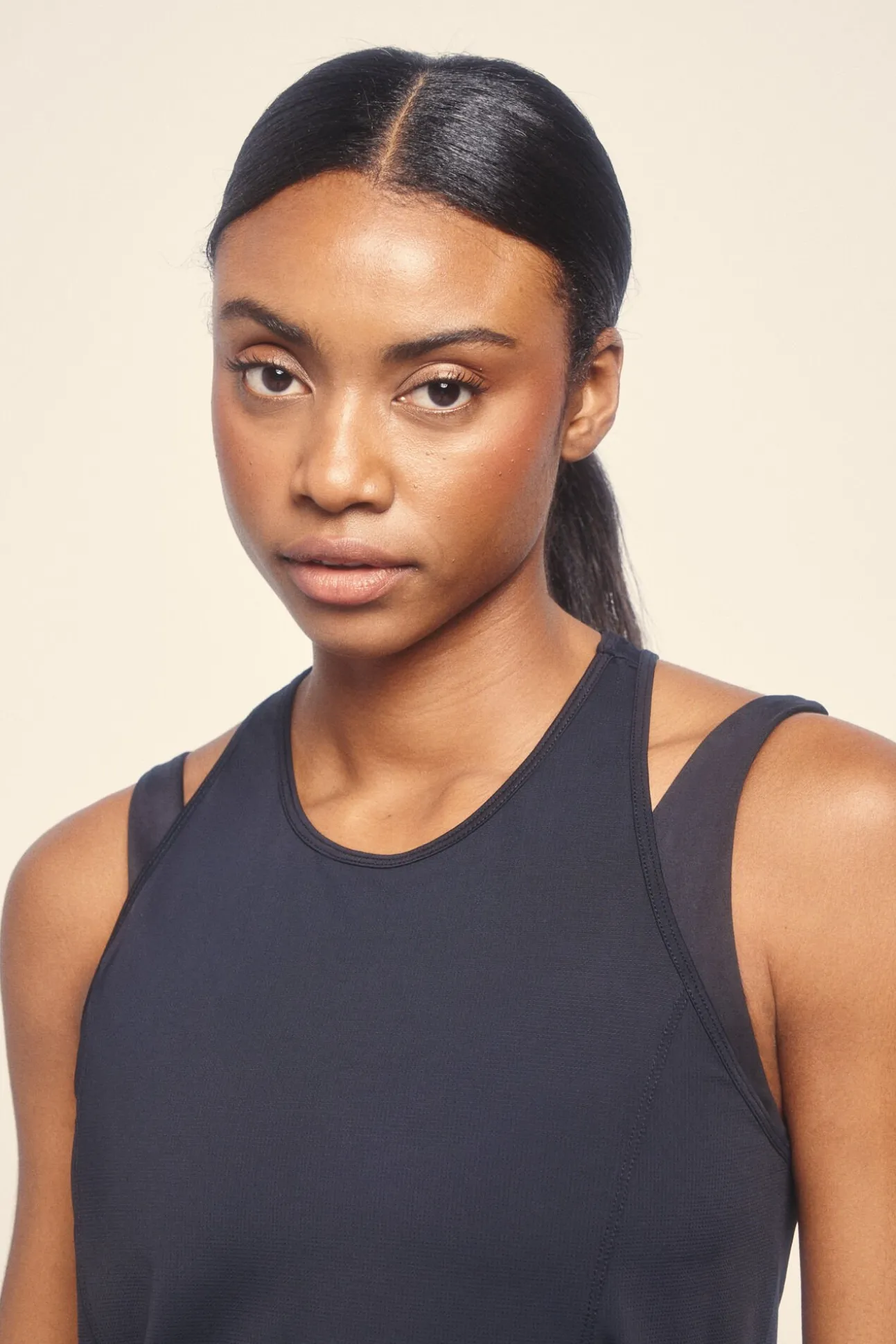 Camiseta microfibra halter negra