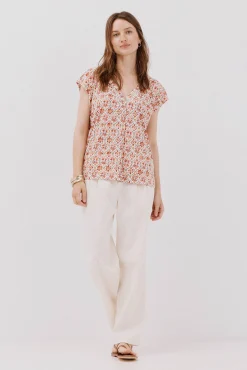 Camiseta pico con detalle puntilla