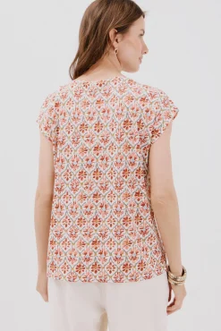 Camiseta pico con detalle puntilla