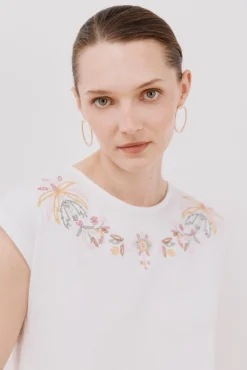 Camiseta sin mangas estampada y bordada