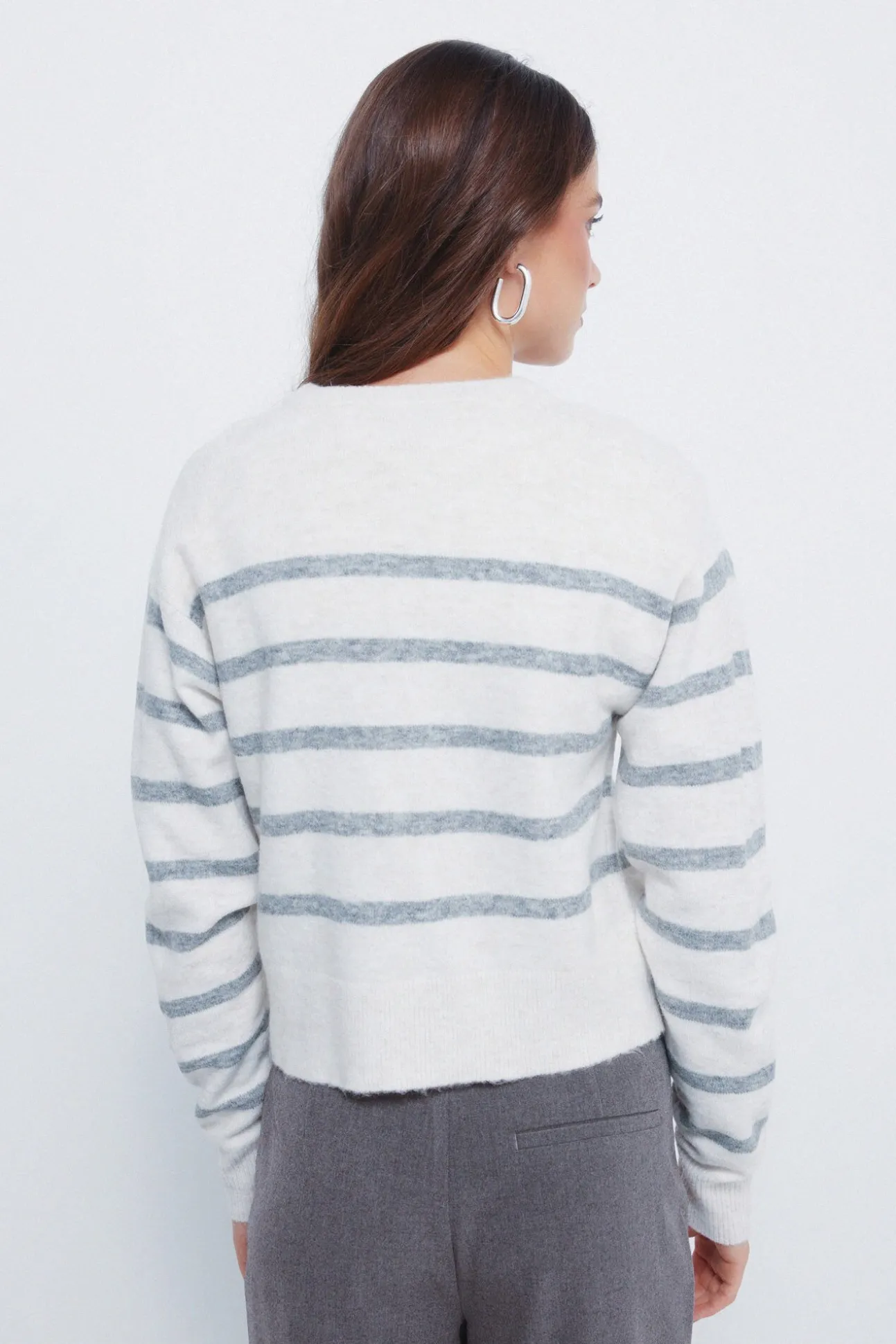 Cardigan botones cuello redondo