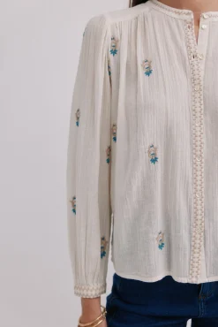 Carine. Blusa bordada