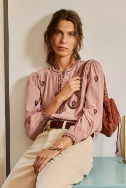 Carine. Blusa bordada