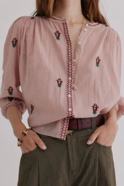 Carine. Blusa bordada