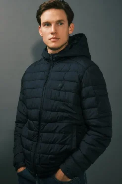 Cazadora acolchada ultralight con capucha