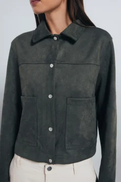 Cazadora bolsillos antelina