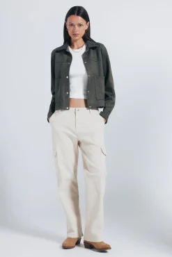 Cazadora bolsillos antelina