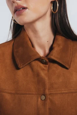 Cazadora bolsillos antelina