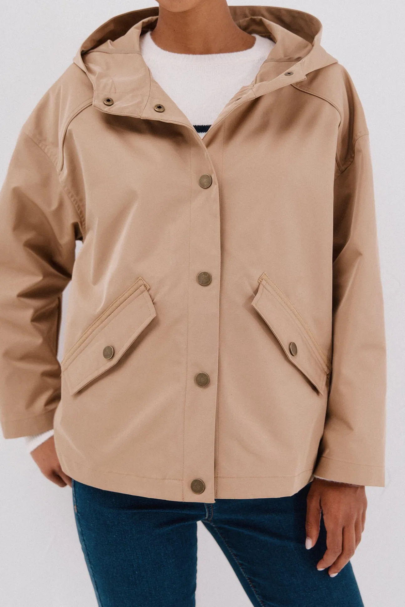 Cazadora corta botones automáticos