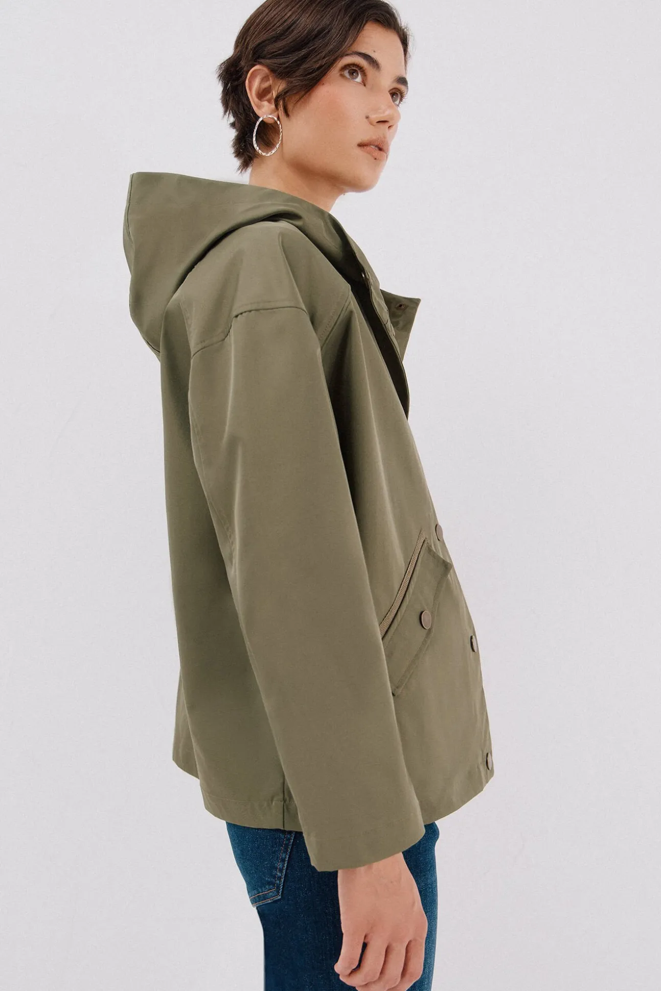 Cazadora corta botones automáticos