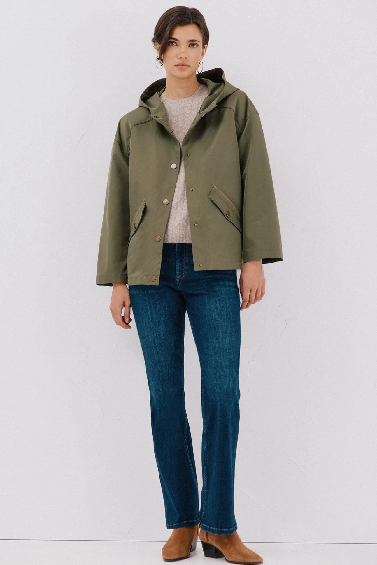 Cazadora corta botones automáticos