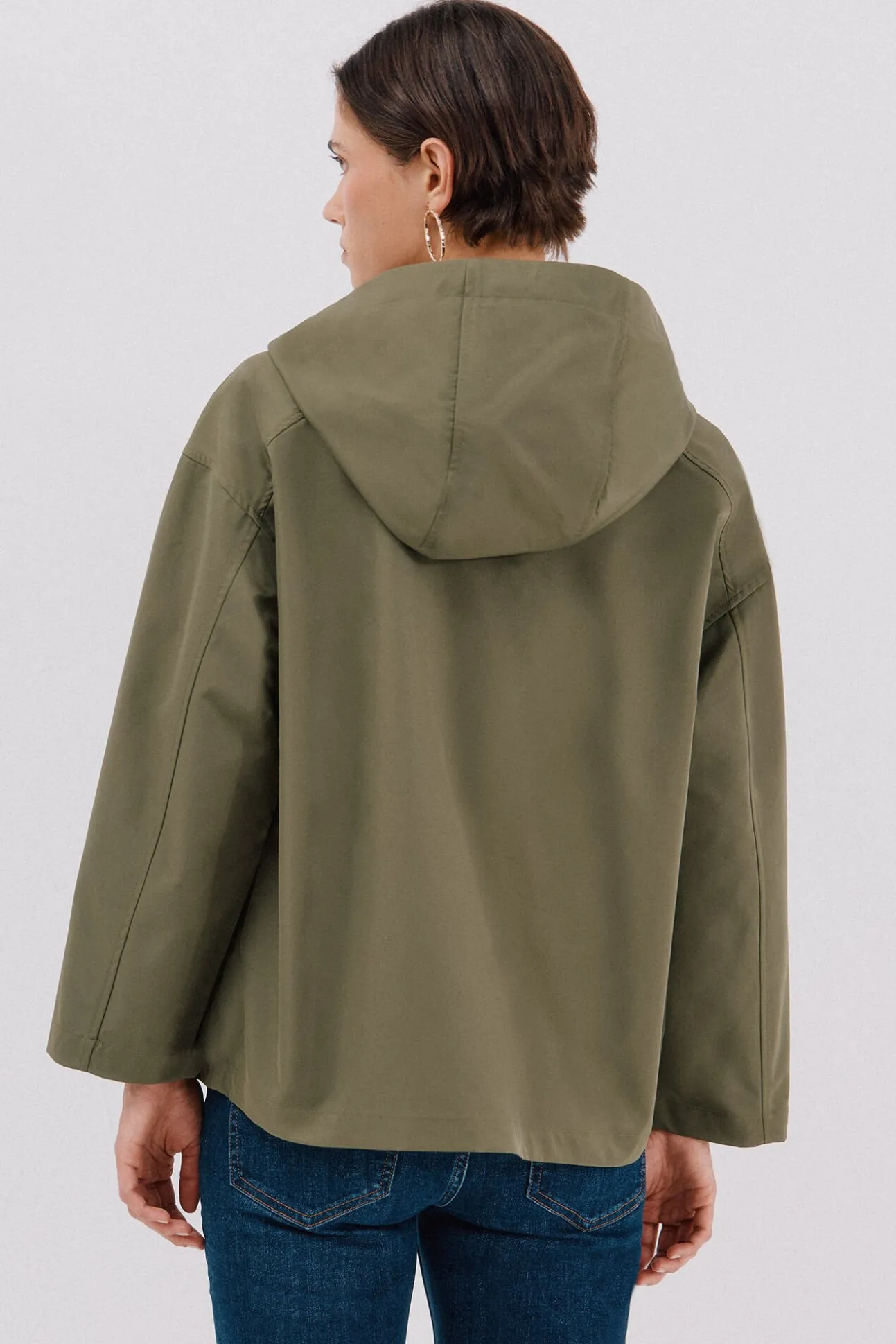 Cazadora corta botones automáticos