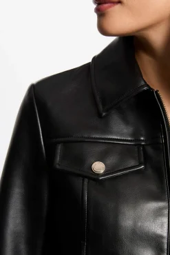 Cazadora corta cuero sintético