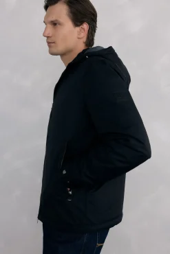 Cazadora cremallera con capucha