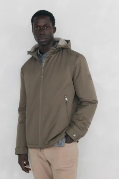 Cazadora cremallera con capucha