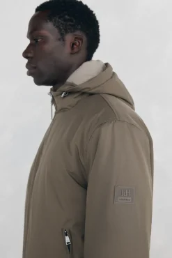 Cazadora cremallera con capucha