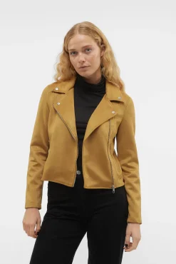 Cazadora de ante con tachuelas