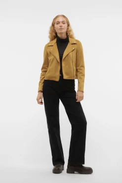 Cazadora de ante con tachuelas