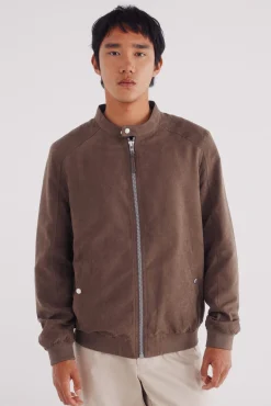 Cazadora efecto ante microperforados